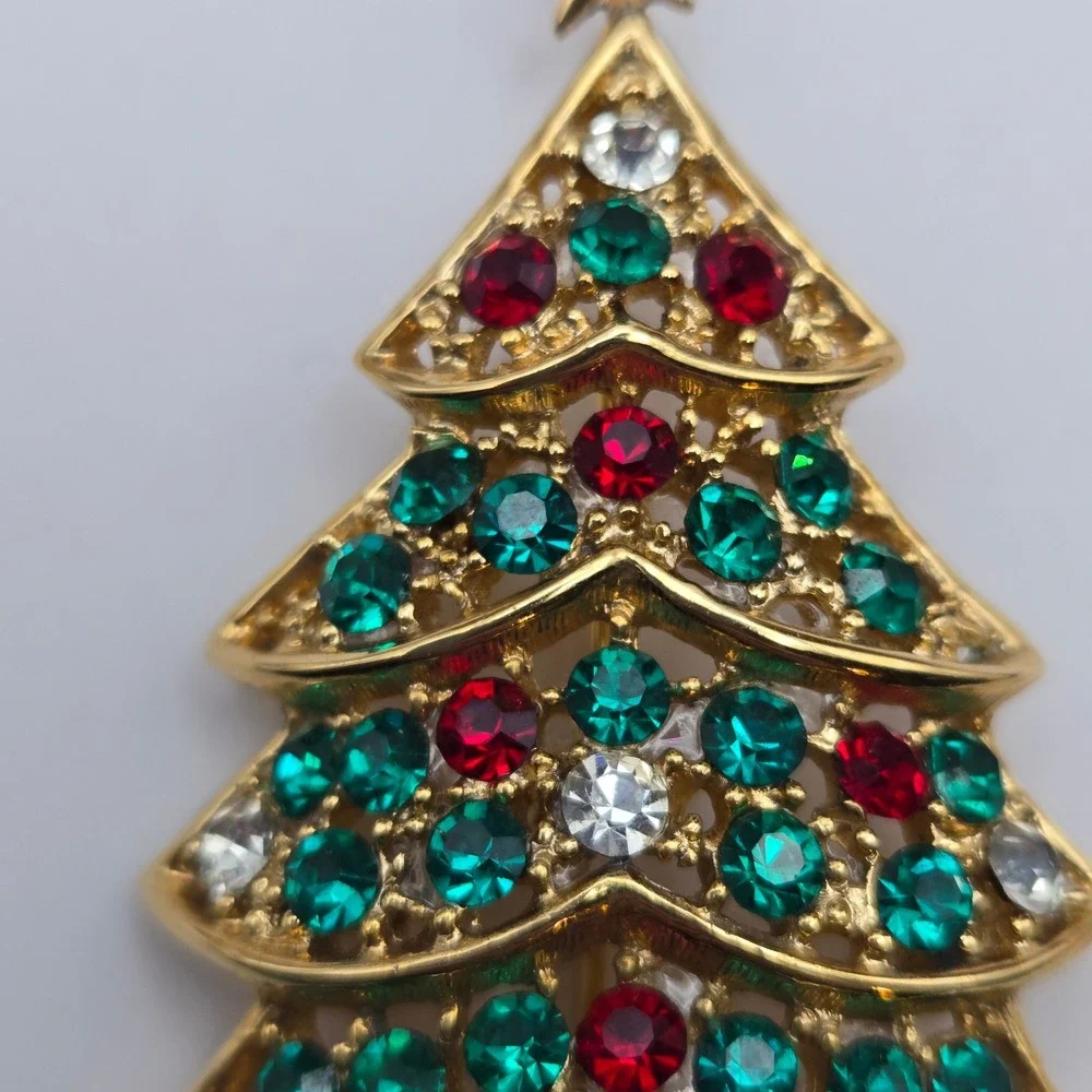 Hedy Hedison Womens Vintage 1960s Christmas Tree Brooch Rhinestone Holiday Pin